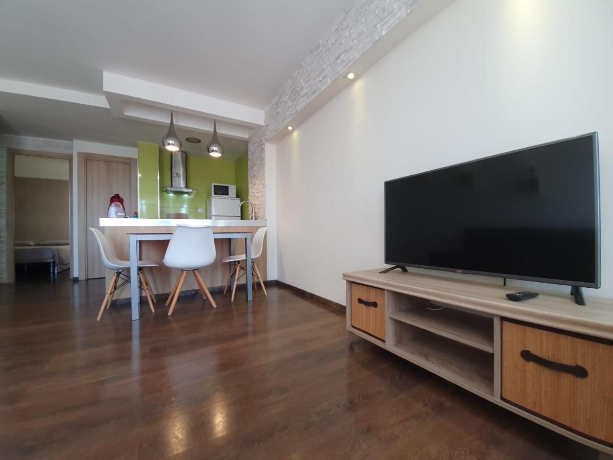 Апартаменти Piso Familiar Салоу Екстер'єр фото